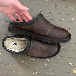 UGG Brown Leather Slip-On Shoes Shearling Lined Tasman